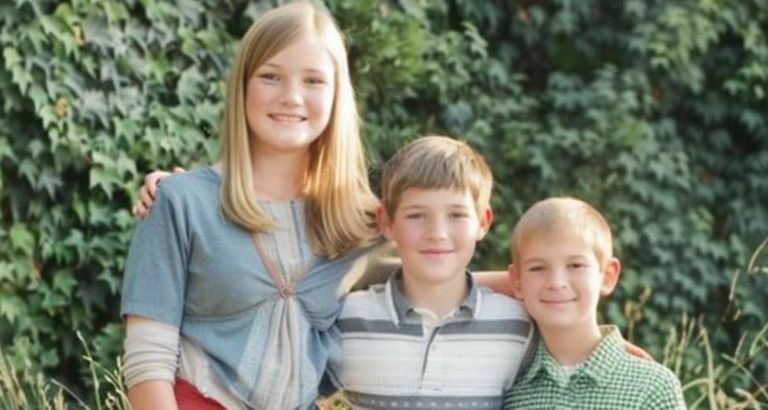My Parents Left Me and My Younger Siblings Behind When I Was 15 — Years Later, They Showed Up at My Door with Smiles
