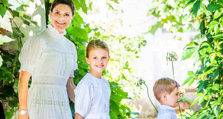 PRINCESS VICTORIA: Housewarming Party with the Whole Family at the New Holiday Home