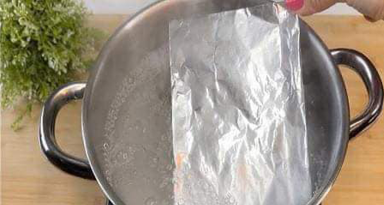 Put a Sheet of Aluminum Foil in Boiling Water, Even Wealthy People Do This: The Reason