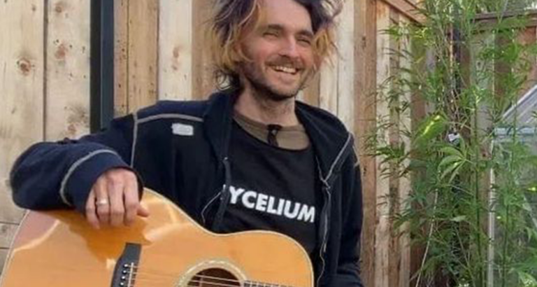 You’ll immediately recognize his father when you close your eyes and listen to this man sing.