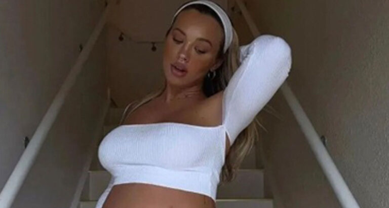 Harsh Remarks Including Her Huge Belly. “The worst pregnant belly I have ever seen”