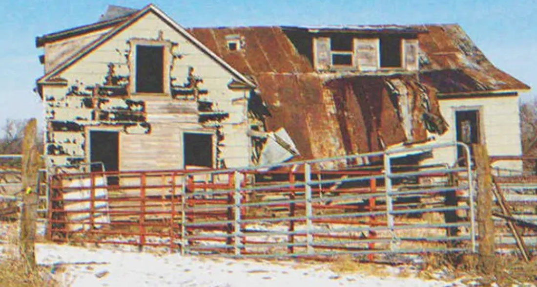 Woman Ignores Letters from Man She Left 53 Years Ago, Visits Him Once and Finds a Ruined House — Story of the Day