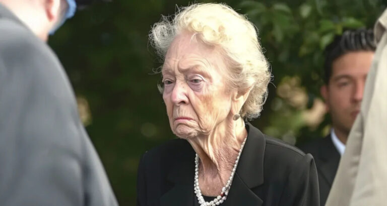 I Attended My Estranged Father’s Funeral — My Grandma Approached Me and Said, ‘You Shouldn’t Be Here’