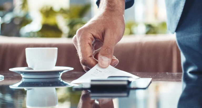 My Date Insisted on Paying the Bill – I Wish I Hadn’t Let Him