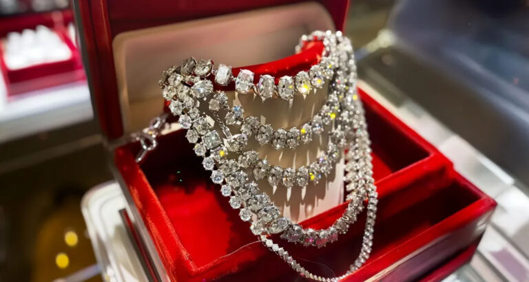 On the Morning of My Wedding, My Fiancé Gave Me a Luxurious Necklace — When I Found Out Why, I Cancelled Everything