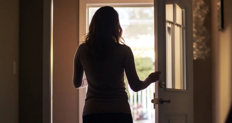 My Best Friend Stole My Husband, and Ten Years Later She Showed Up at My Doorstep – Story of the Day