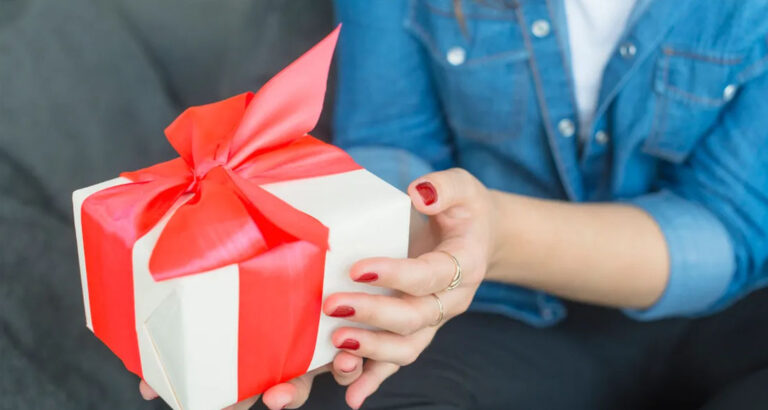 She Called Her Father a Failure — Until the Day She Opened His Final Gift