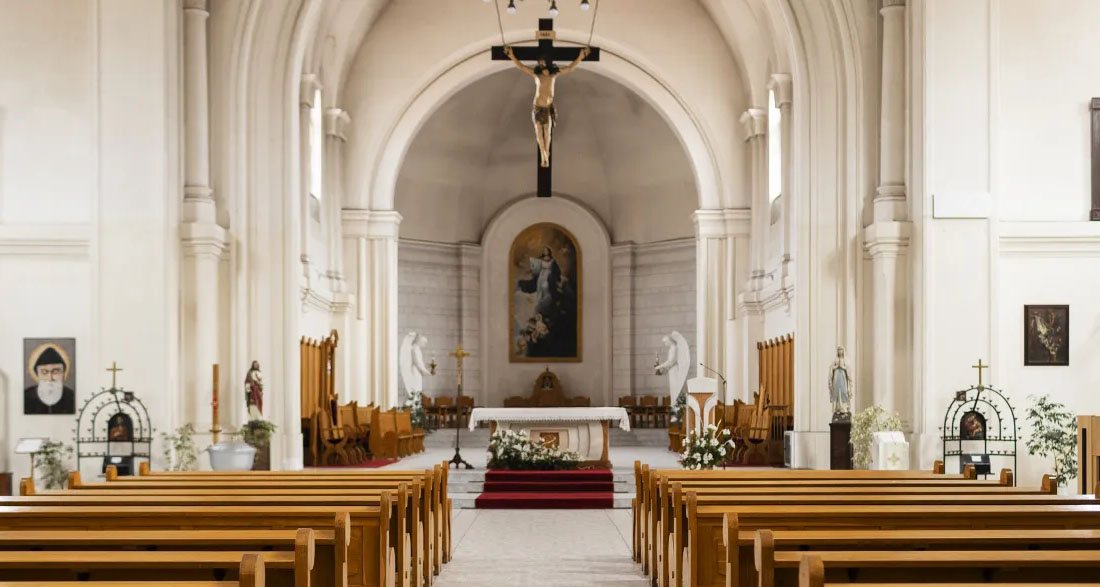 My Future MIL Showed Up to My Wedding in a Dress Identical to Mine – But My Groom’s Reaction Made the Whole Church Go Silent