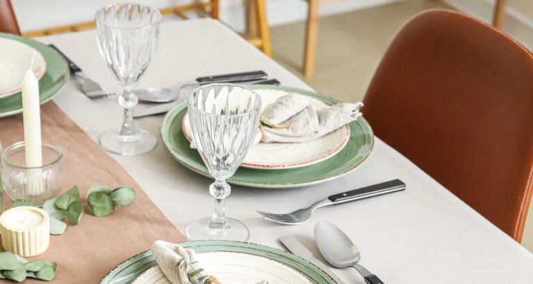 My Boyfriend’s Mom Took My Seat at His Birthday Dinner So She Could Sit Between Us