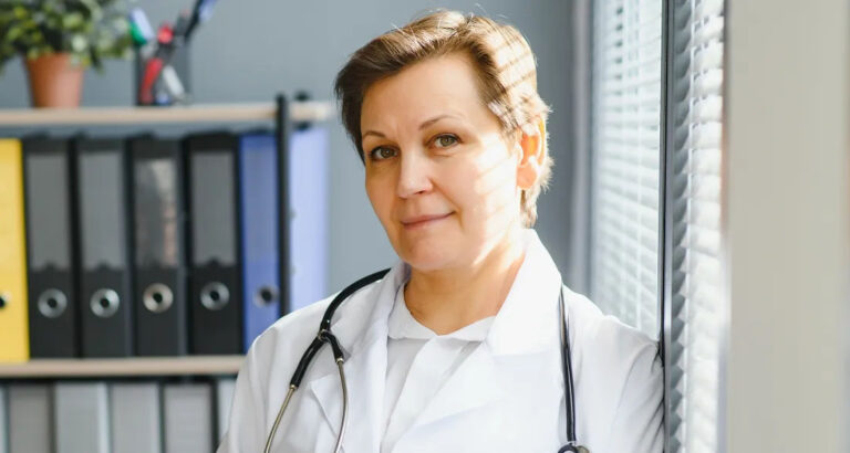 My Mom’s Friend Outed My Pregnancy Without Permission—She Made a Big Mistake