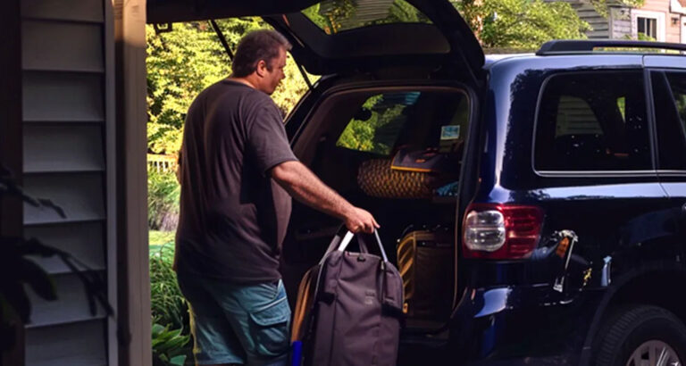 Husband Went to Friend’s Wedding for 3 Days, Leaving Me and Kids $20 — He Fell to His Knees after What He Saw upon Returning