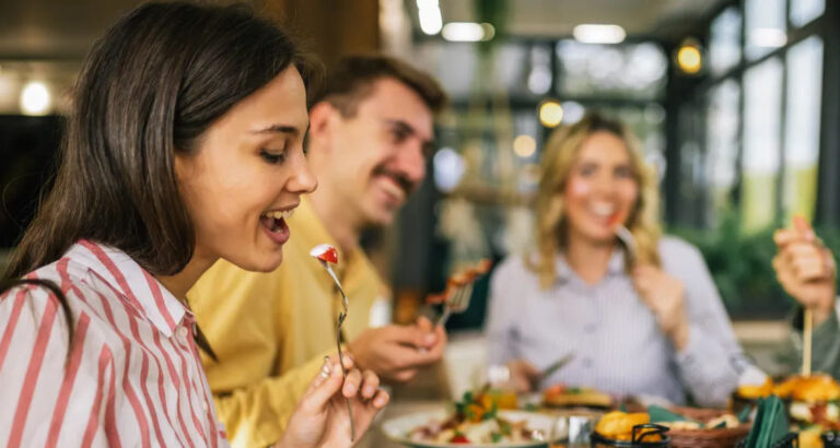 My Fiancé Started Making Me Pay for His Friends’ Dinners After I Got a Raise