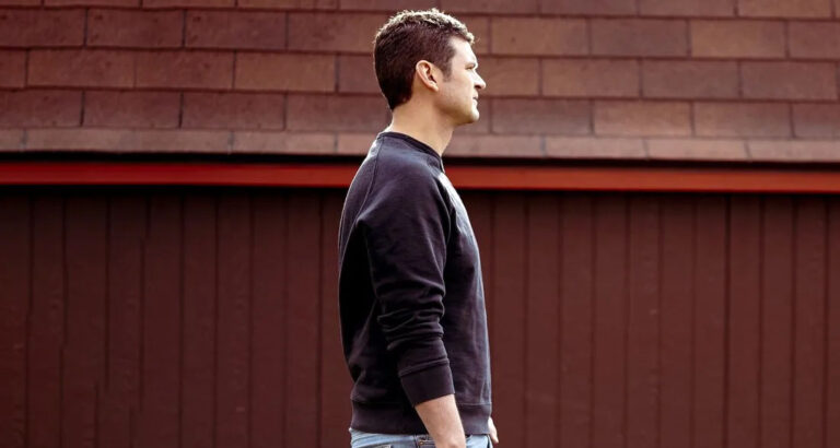 I Saved a Little Girl – Then Saw a Photo in a Black Frame That Looked Just like Me in Her Wealthy Grandma’s Mansion