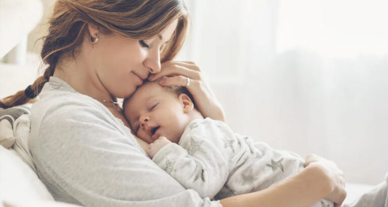 My Husband Forgot to Pick Me Up from the Maternity Ward and When I Got Home with My Baby, a Woman in My Silk Robe Opened the Door – Story of the Day