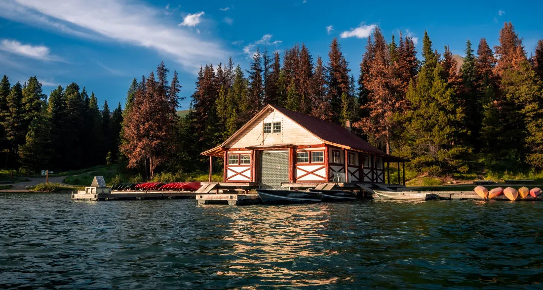 My Mom Promised Me Our Family’s Lake House – After I Paid for Renovations, She Gave It to My Sister Instead