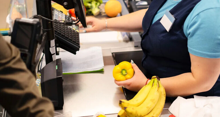 Entitled Woman Mocked Me for Working as a Cashier at the Grocery Store – Minutes Later, It Became One of the Most Important Days of My Life