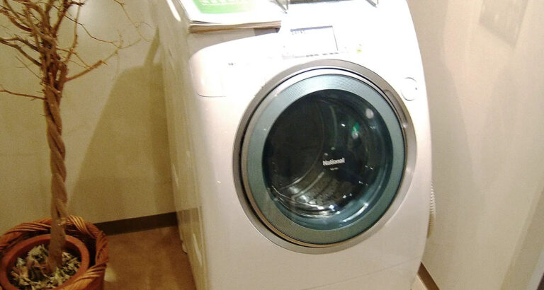 I Bought a Used Washing Machine at a Thrift Store – When I Opened It at Home, I Was Speechless