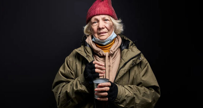 I Was Fired for Helping a Hungry Old Woman, but the Next Day, I Saw My Former Boss on His Knees Before Her – Story of the Day