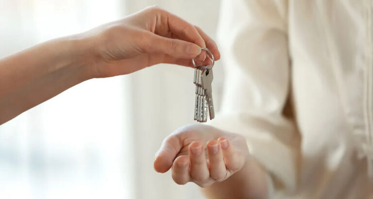 My Foster Parents Kicked Me Out on the Morning of My 18th Birthday, I Was Desperate Until a Stranger Slipped a Key into My Hand — Story of the Day