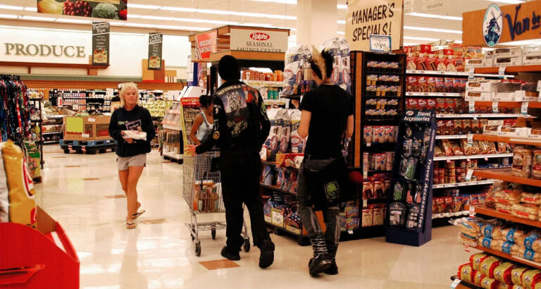 I Disguised Myself as Homeless and Walked Into a Huge Supermarket to Choose My Heir