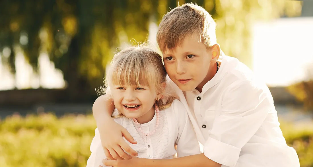 My Son Died, but My 5-Year-Old Daughter Said She Saw Him in the Neighbor’s Window – When I Knocked at Their Door, I Couldn’t Believe My Eyes