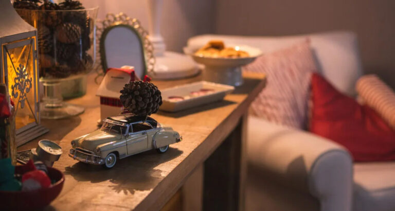 My Mother Disowned Me for Marrying a Single Mom – She Laughed at My Life, Then Broke Down When She Saw It Three Years Later