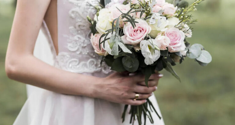 I Wore a Thrift-Store Dress to a Wedding – People Snickered, but Then the Groom’s Mother Stood up and Left Me Speechless