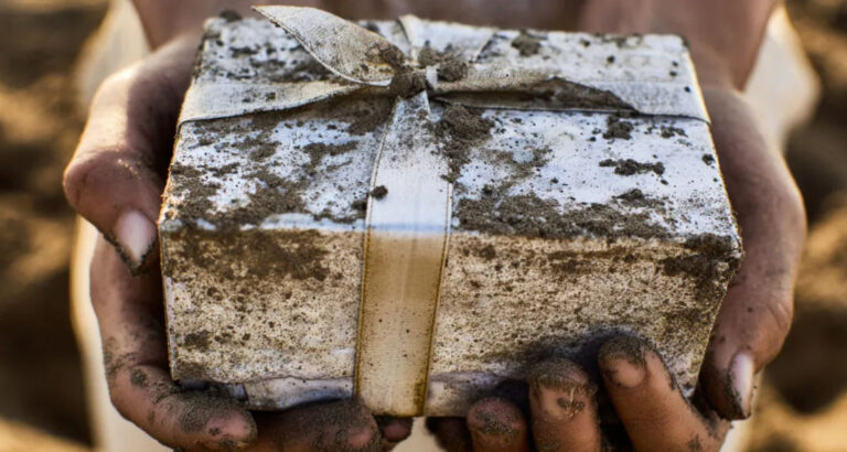 My Future MIL Gave Me a Dirty Box at Our Wedding – I Went Pale When I Opened It