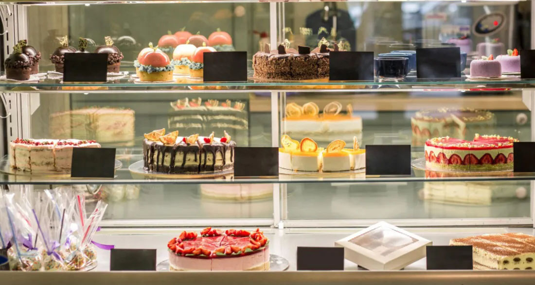 I Bought a Birthday Cake for a Little Boy Whose Mom Was Crying in the Bakery – the Next Week, My Sister Called Screaming, ‘Do You Know Who That Was?’